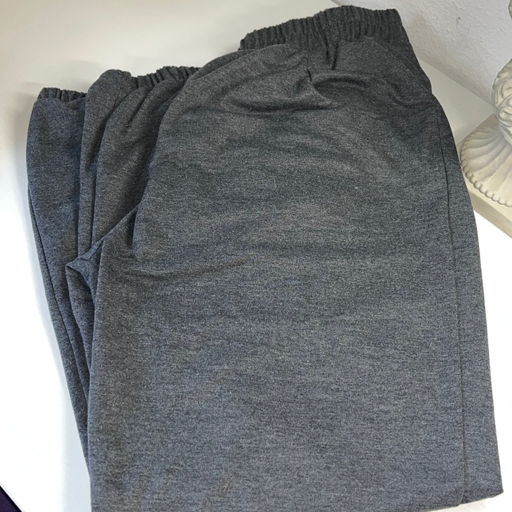 Never been worn SHEIN sweats with pockets